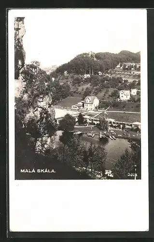 AK Malá Skála, Blick von einem Felsen auf den Ort