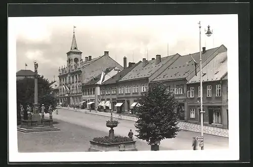 AK Lomnice n. Popelkou, Marktplatz mit Rathaus und Mariensäule