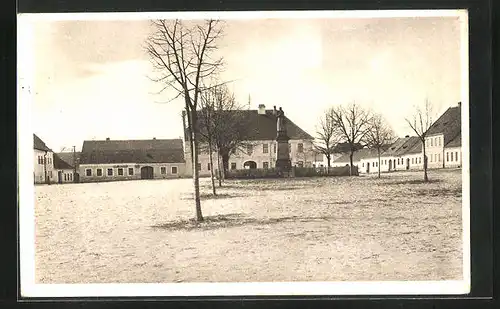 AK Kardasova Recice, Hrubeho namesti, Denkmal auf dem Marktplatz