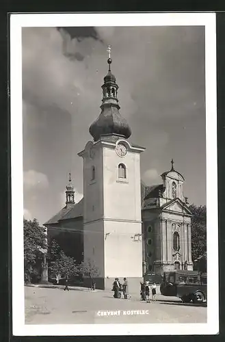 AK Cerveny Kostelec, Bus vor der Kirche