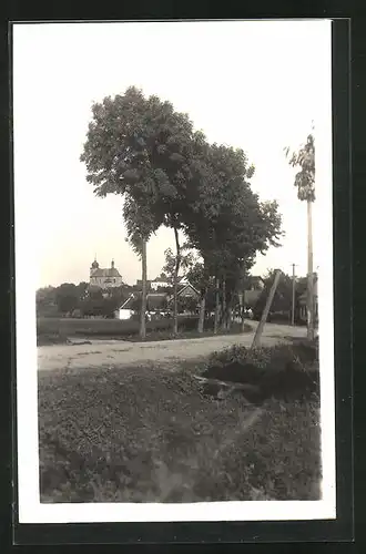 AK Lázne Zeleznice, Partie od mostu, Blick von einer Strasse auf den Ort