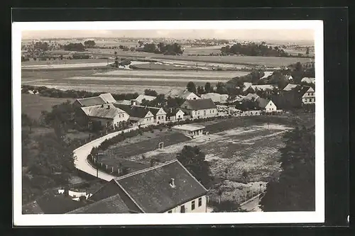 AK Smirschitz /Smirice, Sportplatz im Ortskern