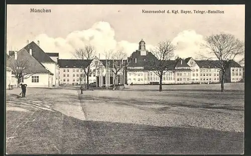 AK München-Neuhausen, Kasernenhof d. Kgl. Bayer. Telegr.- Bataillon