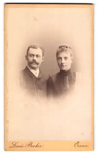 Fotografie Louis Becker, Essen, Einhornstr. 3, Portrait eines elegant gekleideten Paares