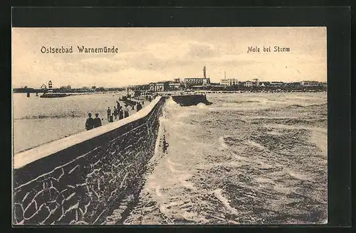 AK Warnemünde / Ostsee, Mole bei Sturm