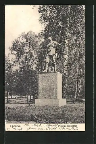 AK Berlin-Spandau, am Pionier-Denkmal