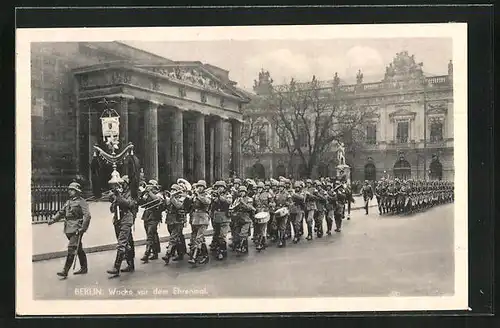 AK Berlin, Wache vor dem Ehrenmal