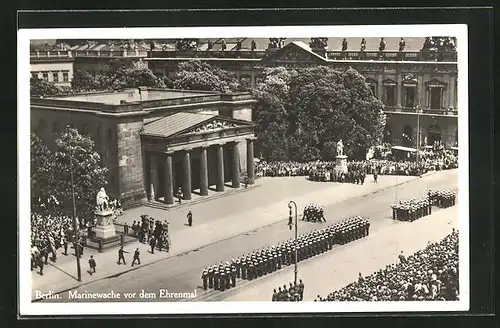 AK Berlin, Marienwache vor dem Ehrenmal