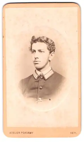 Fotografie Atelier Pokorny, Wien, Wollzeile 34, junger Soldat im Portrait