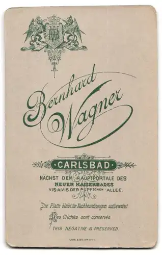 Fotografie Bernhard Wagner, Carlsbad, Bub im Sonntagsanzug mit Fliege