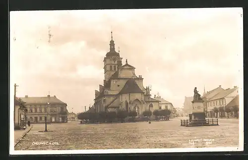 AK Chlumec n. Cidl., Marktplatz mit Denkmal und Kirche