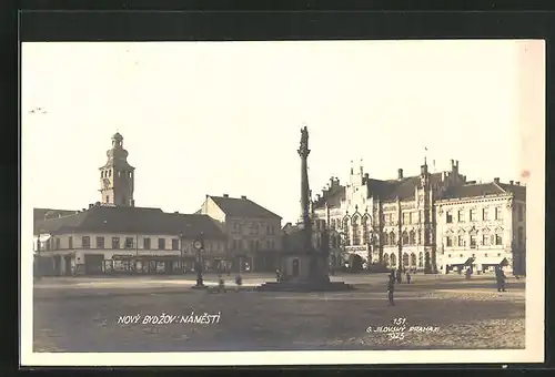 AK Novy Bydzov, Námesti, Marktplatz mit Rathaus