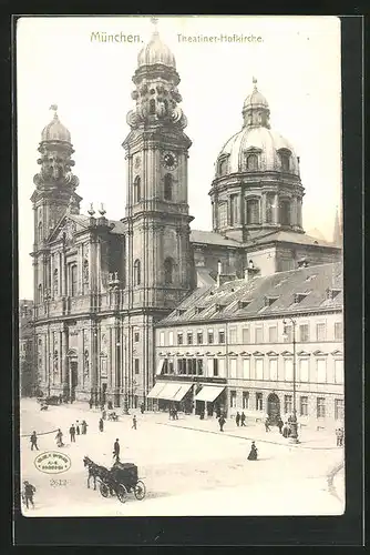 AK München, Theatiner-Hofkirche mit Pferdewagen