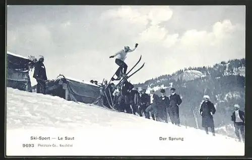 AK Skifahrer springt über Schanze