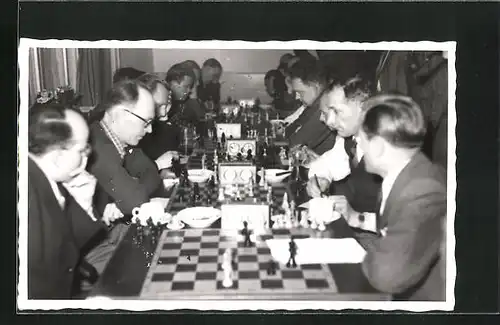 Foto-AK Männer beim Schachspiel