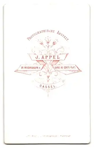 Fotografie J. Appel, Cassel, Gr. Friedrichstr. 4, Portrait junge Frau im Biedermeierkleid mit Hochsteckfrisur, Schleife
