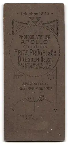 Fotografie Apollo, Dresden-Neustadt, Bautznerstr. 75, Portrait Garde Soldat in Uniform mit Pickelhaube und Rosshaarbusch