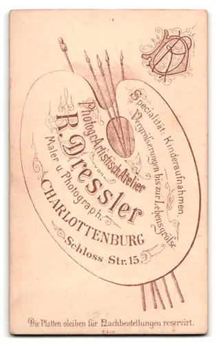 Fotografie Rob. Dressler, Charlottenburg, Schloss-Str. 15, Portrait Garde Soldat in Uniform, Pickelhaube Rosshaarbusch