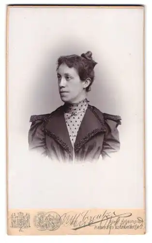 Fotografie M. Creutz, Hamburg, Altonaerstrasse 2, Portrait bürgerliche Dame mit hochgestecktem Haar