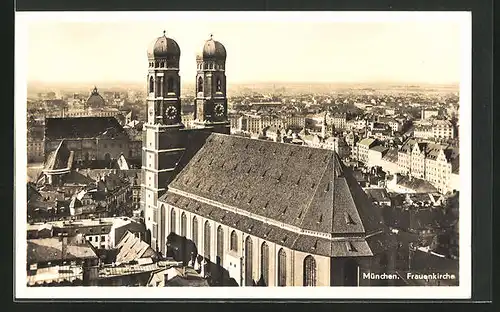 AK München, Totalansicht mit Frauenkirche