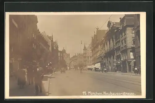 AK München, Neuhauserstrasse gegen das Karlstor