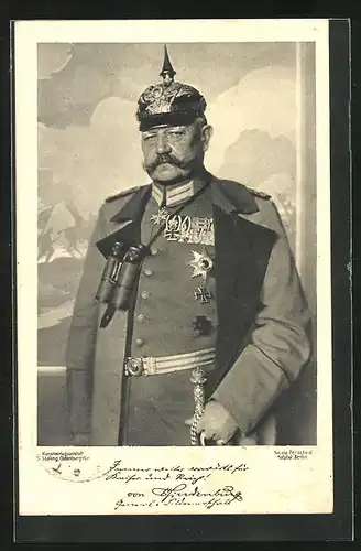 AK Generalfeldmarschall Paul von Hindenburg mit Pickelhaube und Feldstecher