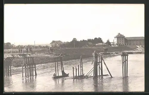 Foto-AK Holesov, Ansicht der gesprengten Brücke