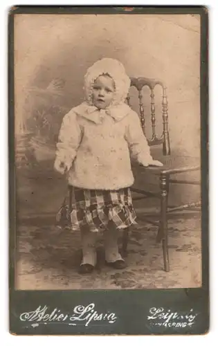 Fotografie Atelier Lipsia, Leipzig, Thomasring 15, Portrait kleines Mädchen in winterlicher Kleidung