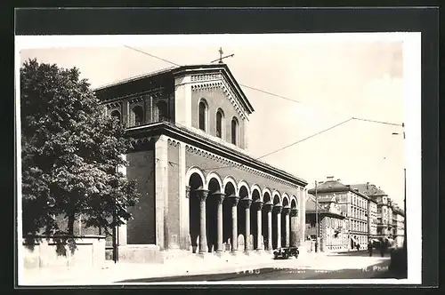 AK München, Strassenpartie mit Basilika