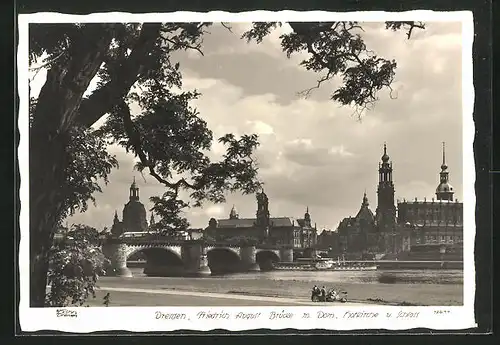 Foto-AK Walter Hahn, Dresden, Nr. 12611: Dresden, Friedrich August-Brücke mit Dom, Hofkirche u. Schloss