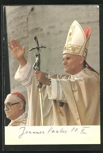 AK Papst Johannes Paul II. hebt segnend seine Hand