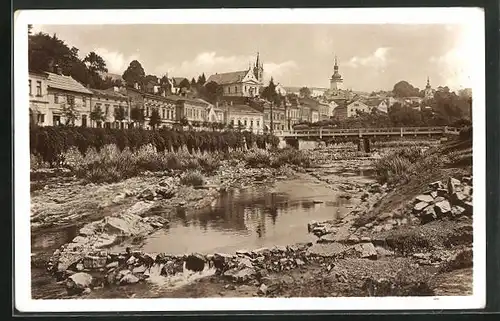 AK Vsetin, Blick vom Fluss auf die Ortschaft