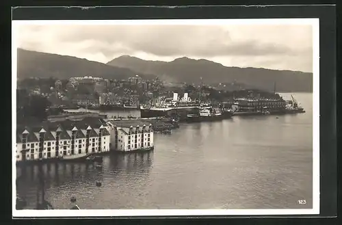 AK Bergen, Hafen mit Dampfschiff