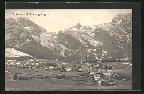 AK Abtenau /Tennengebirge, Totalansicht mit Bergmassiv