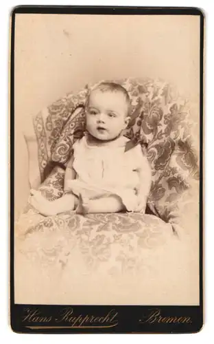Fotografie Hans Rupprecht, Bremen, Ostertorsteinweg 61, Portrait süsses Kleinkind im weissen Hemd