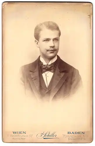 Fotografie Friedrich Schiller, Wien, Mariahilferstrasse 107, Portrait eleganter Herr mit Oberlippenbart