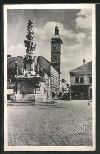 AK Uherské Hradiste /Ung. Hradisch, Hauptplatz mit Rathaus und Pestsäule