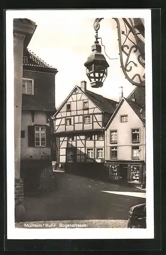 AK Mülheim /Ruhr, Bogenstrasse mit Fachwerkhaus