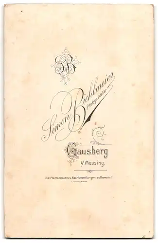 Fotografie Simon Bichlmeier, Gausberg, b. Massing, Portrait junges Paar in hübscher Kleidung