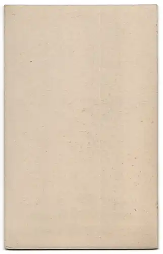 Fotografie unbekannter Fotograf und Ort, Cabinet-Portrait Soldat in Uniform mit Schirmmütze