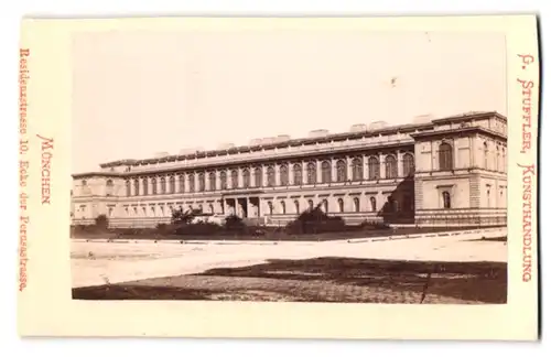 Fotografie G. Stuffler, München, Residenzstr. 10, Ansicht München, Partie an der alten Pinakothek