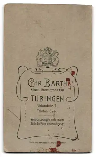 Fotografie Chr. Barth, Tübingen, Uhlandstr. 7, Portrait Student im karierten Anzug mit Schmiss und Couleur, Tellermütze