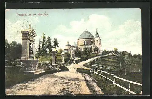 AK Chvallov, Strassenpartie mit Bildstock und Kirche