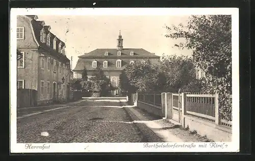 AK Herrnhut, Berthelsdorferstrasse mit Kirche