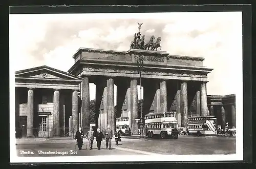 AK Berlin, Busverkehr am Brandenburger Tor