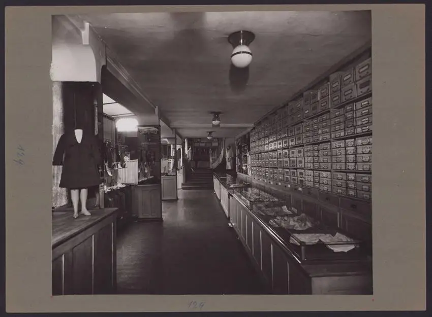 537 Fotografien Ansicht Mannheim, Fam. Daut Mannheim Strumpfwarenfabrik geründet 1865 Familienchronik, 33 x 24cm 20