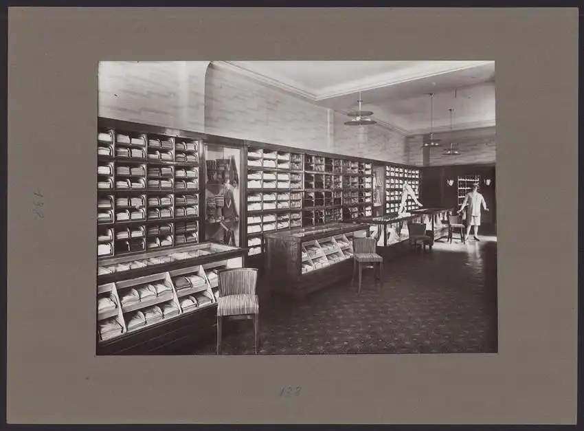 537 Fotografien Ansicht Mannheim, Fam. Daut Mannheim Strumpfwarenfabrik geründet 1865 Familienchronik, 33 x 24cm 29