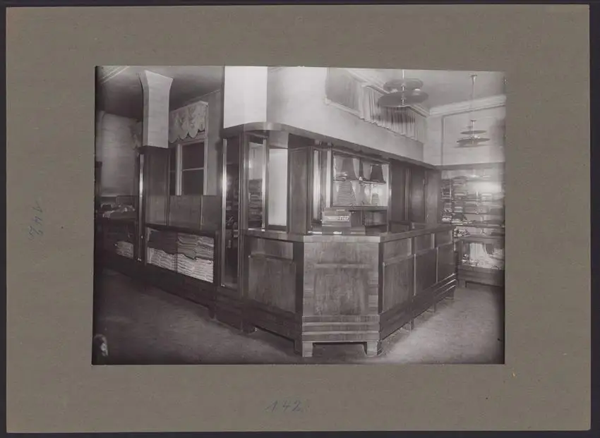 537 Fotografien Ansicht Mannheim, Fam. Daut Mannheim Strumpfwarenfabrik geründet 1865 Familienchronik, 33 x 24cm 33