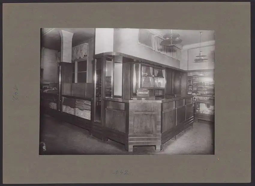 537 Fotografien Ansicht Mannheim, Fam. Daut Mannheim Strumpfwarenfabrik geründet 1865 Familienchronik, 33 x 24cm 33