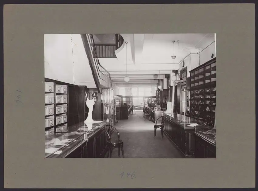 537 Fotografien Ansicht Mannheim, Fam. Daut Mannheim Strumpfwarenfabrik geründet 1865 Familienchronik, 33 x 24cm 36